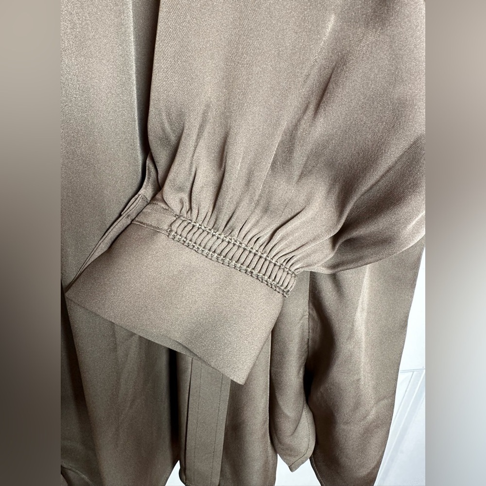 Vince olive green  Button-Up Blouse - Picture 7 of 8